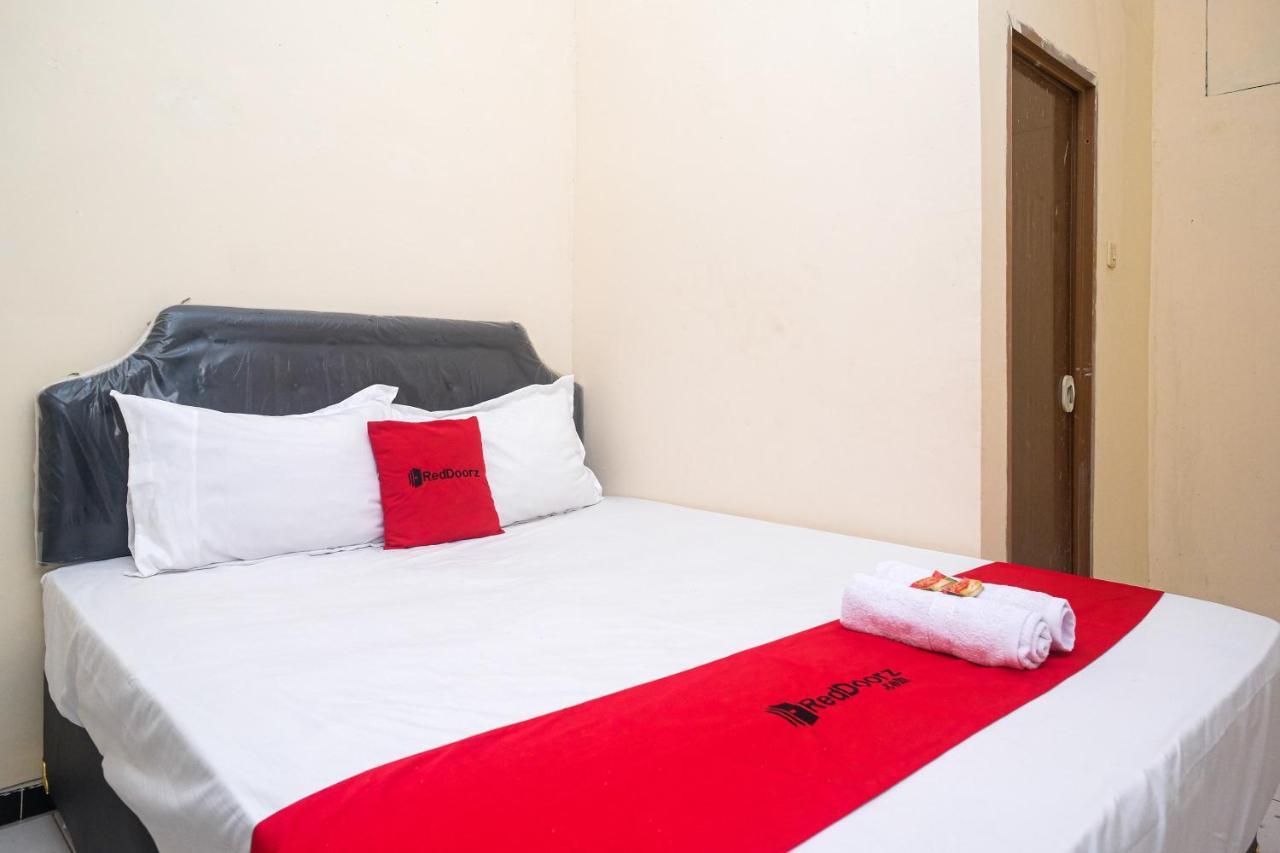 Reddoorz Near Plaza Ambarrukmo Yogyakarta Hotel Maguwo Екстериор снимка