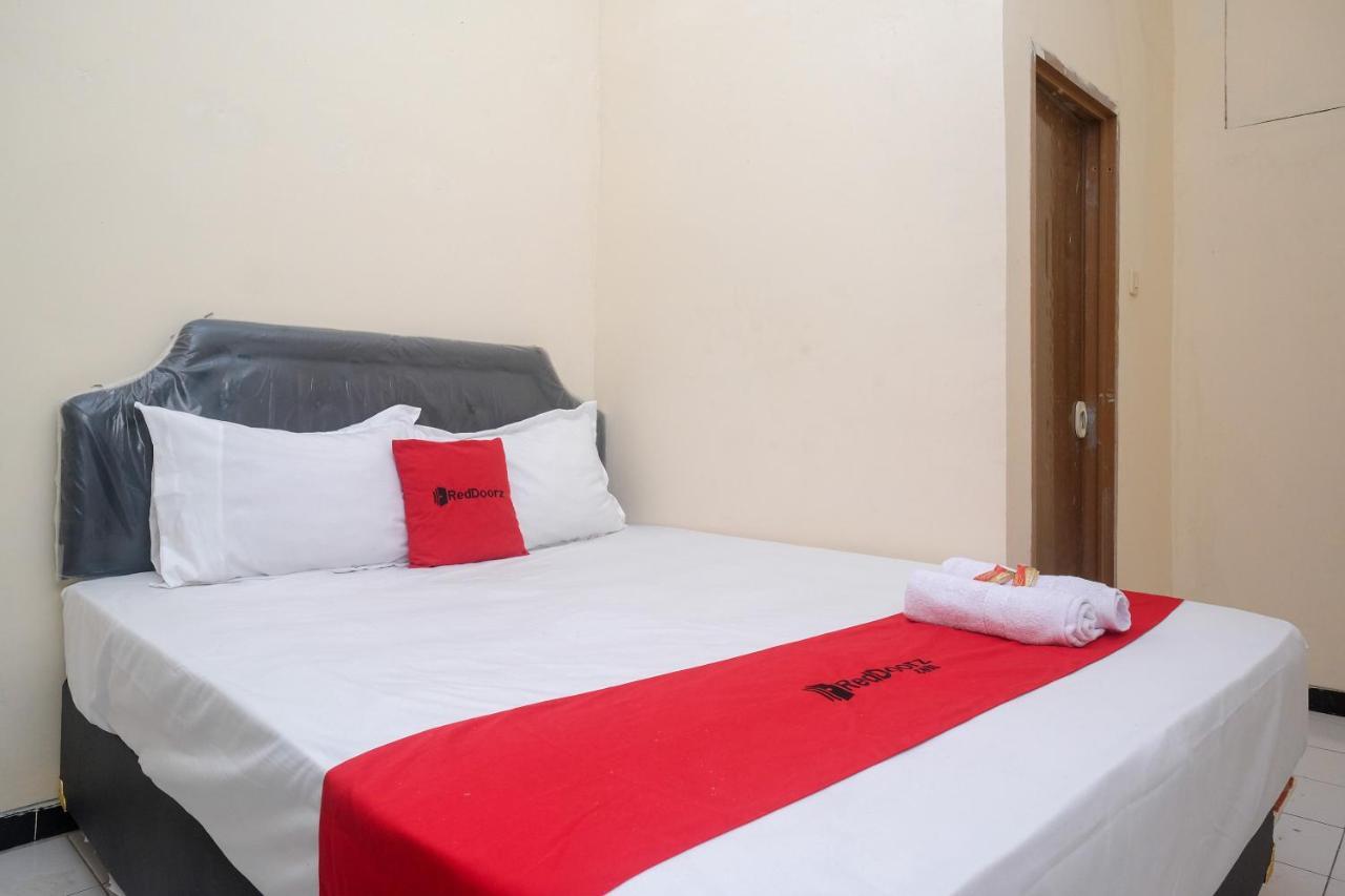 Reddoorz Near Plaza Ambarrukmo Yogyakarta Hotel Maguwo Екстериор снимка
