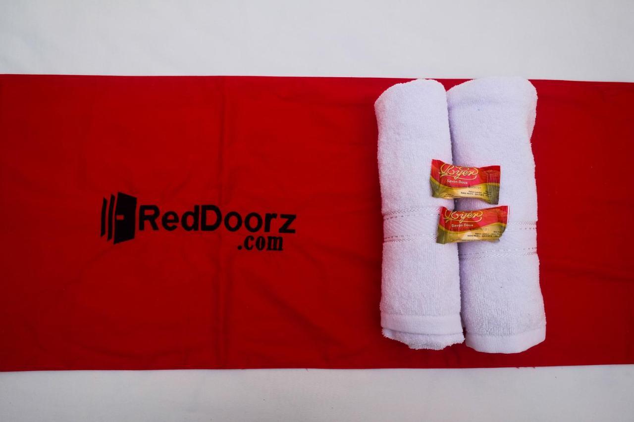 Reddoorz Near Plaza Ambarrukmo Yogyakarta Hotel Maguwo Екстериор снимка