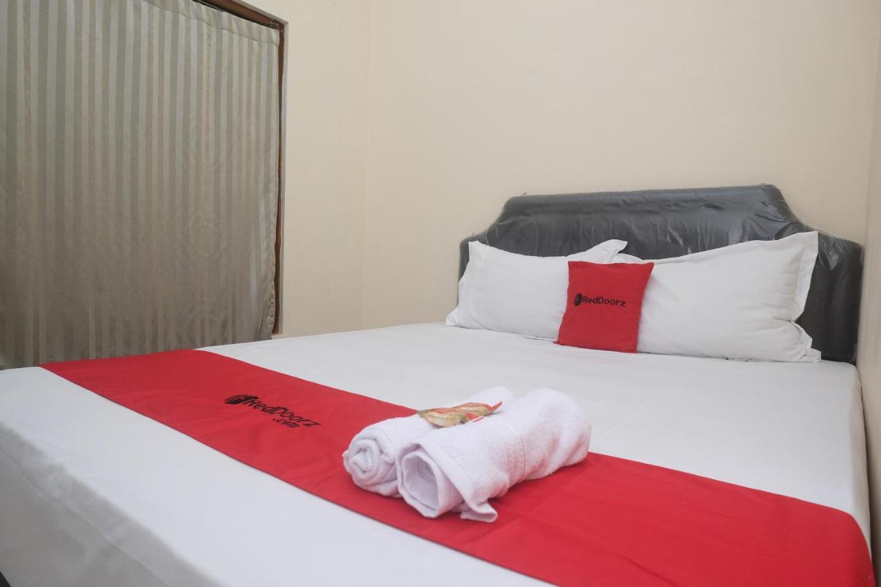 Reddoorz Near Plaza Ambarrukmo Yogyakarta Hotel Maguwo Екстериор снимка