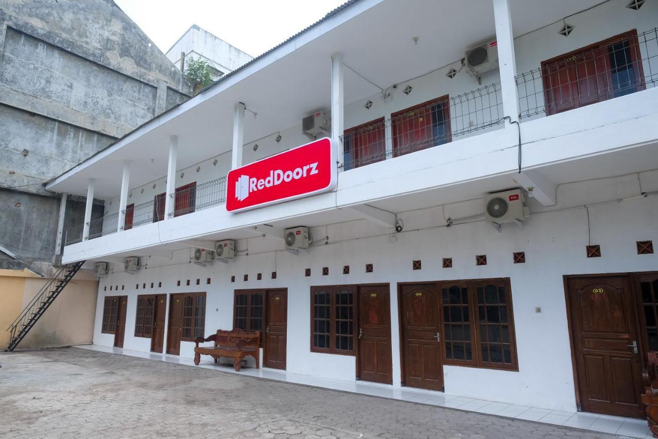 Reddoorz Near Plaza Ambarrukmo Yogyakarta Hotel Maguwo Екстериор снимка