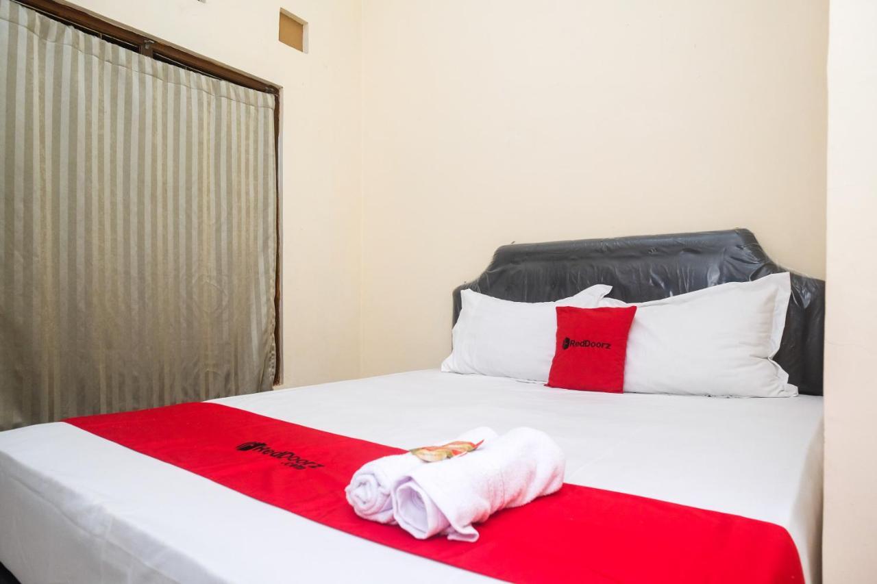 Reddoorz Near Plaza Ambarrukmo Yogyakarta Hotel Maguwo Екстериор снимка
